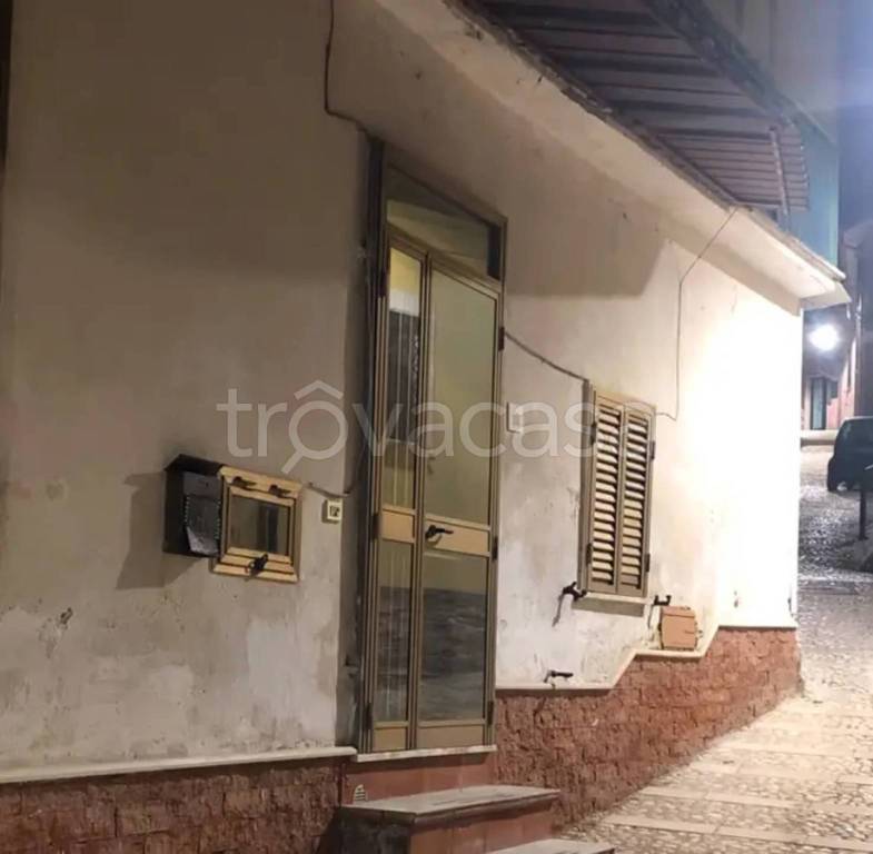 casa indipendente in vendita ad Esperia in zona Monticelli