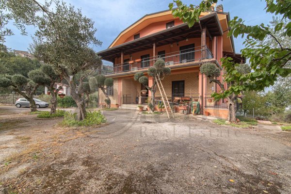 casa indipendente in vendita a Falvaterra