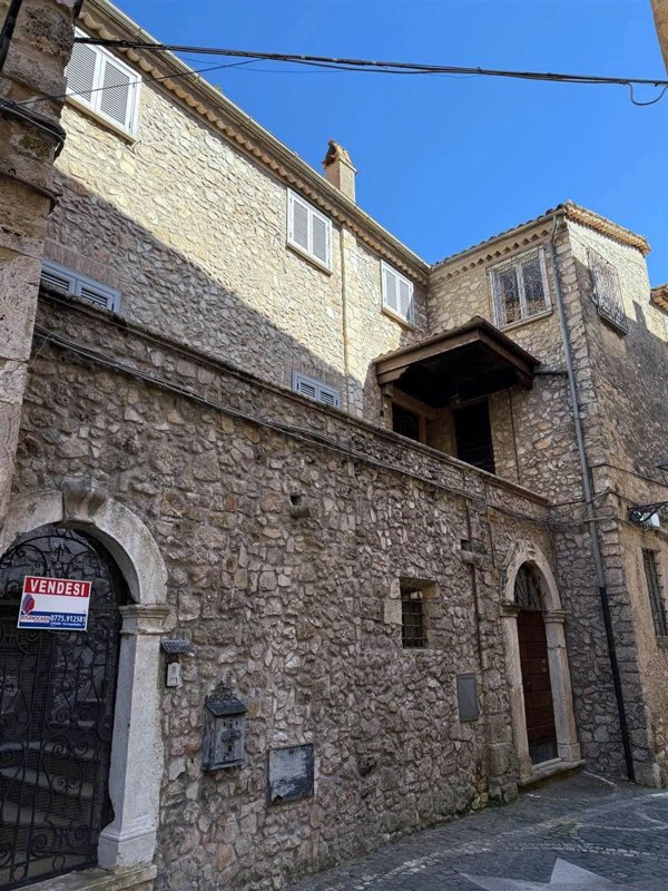 appartamento in vendita a Falvaterra