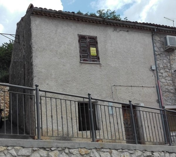 casa semindipendente in vendita a Ferentino in zona Porciano