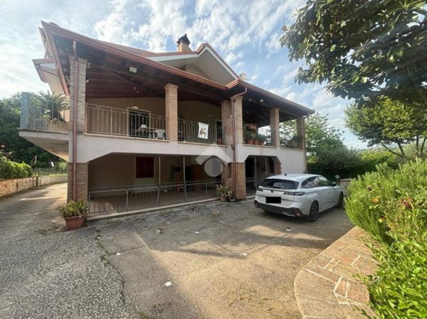 casa indipendente in vendita a Ferentino