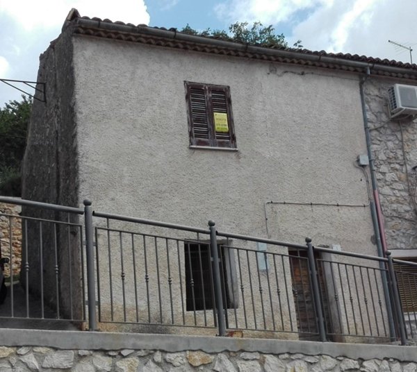 casa indipendente in vendita a Ferentino in zona Porciano