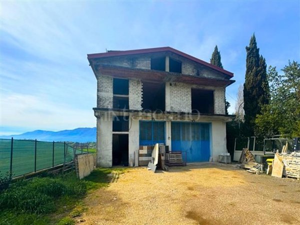 casa indipendente in vendita a Ferentino