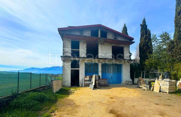 casa indipendente in vendita a Ferentino