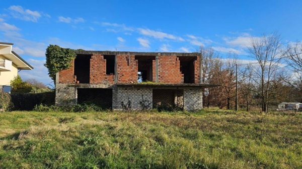 casa indipendente in vendita a Ferentino