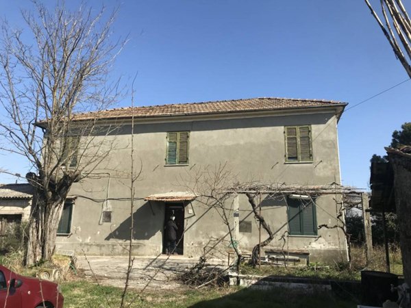 casa indipendente in vendita a Ferentino