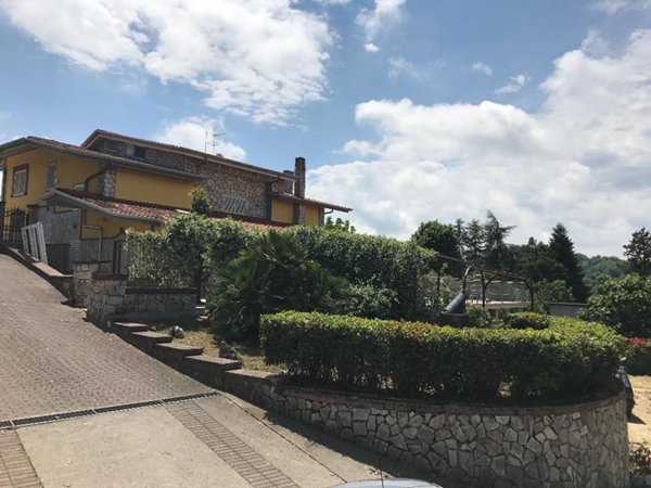 casa indipendente in vendita a Ferentino