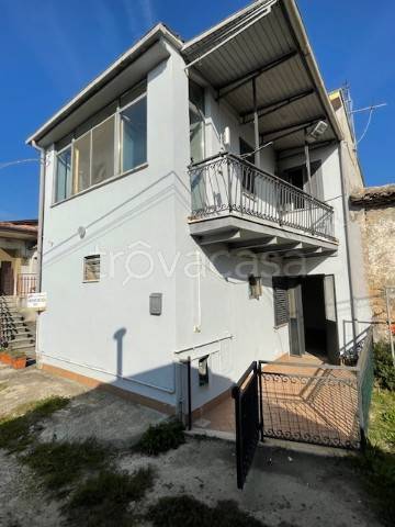 casa indipendente in vendita a Ferentino
