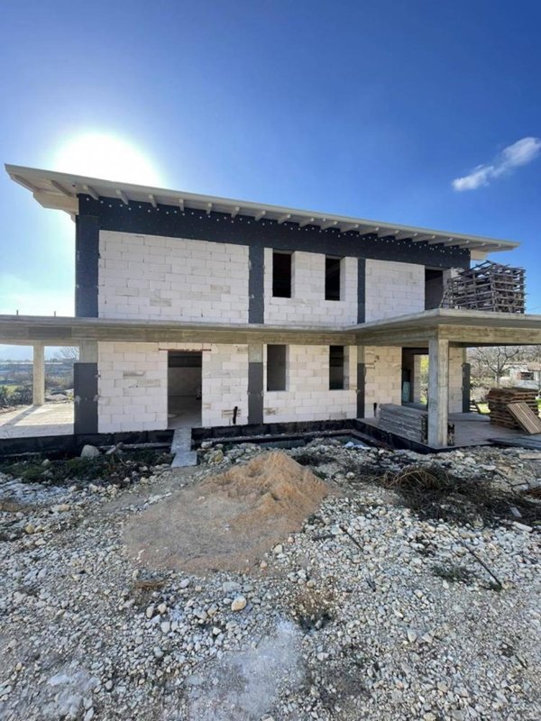 casa indipendente in vendita a Ferentino
