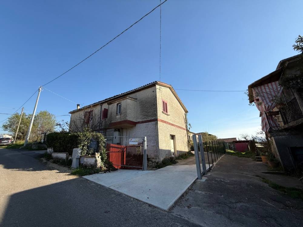 casa indipendente in vendita a Ferentino
