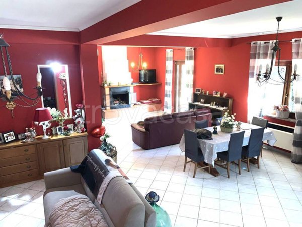 casa indipendente in vendita a Ferentino