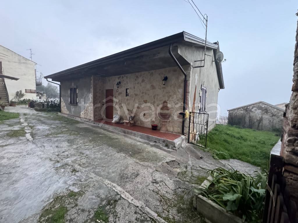 casa indipendente in vendita a Ferentino