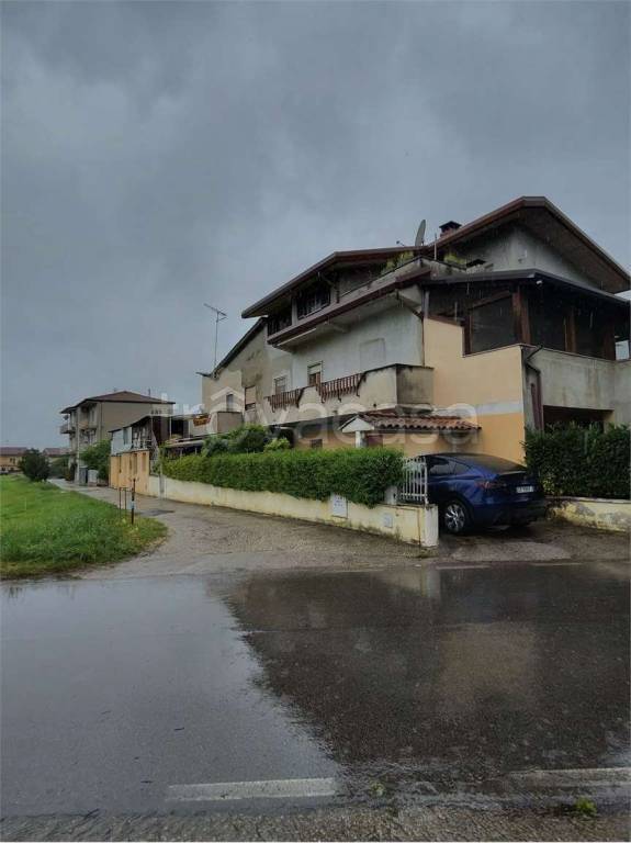 casa indipendente in vendita a Ferentino