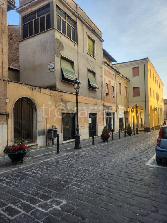 negozio in vendita a Ferentino