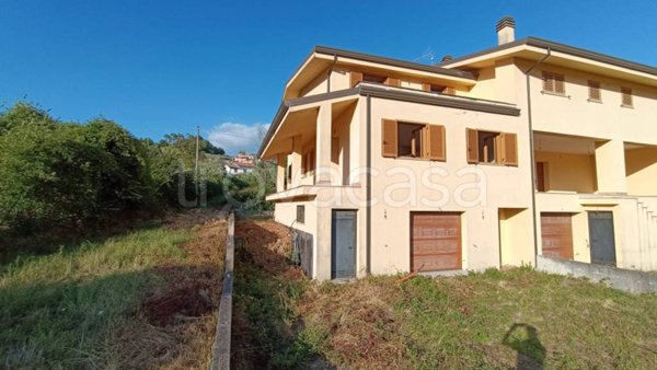 casa indipendente in vendita a Ferentino