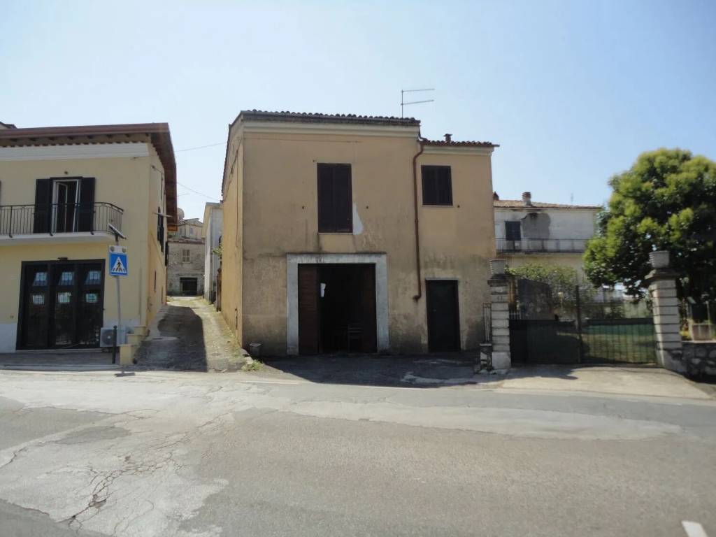 casa indipendente in vendita a Ferentino