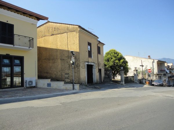 casa indipendente in vendita a Ferentino