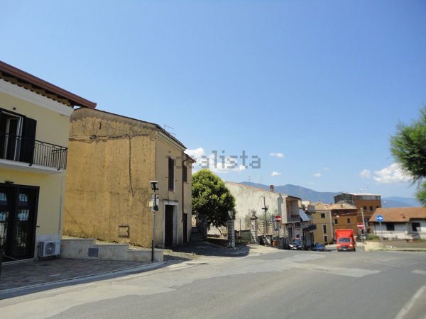 casa indipendente in vendita a Ferentino