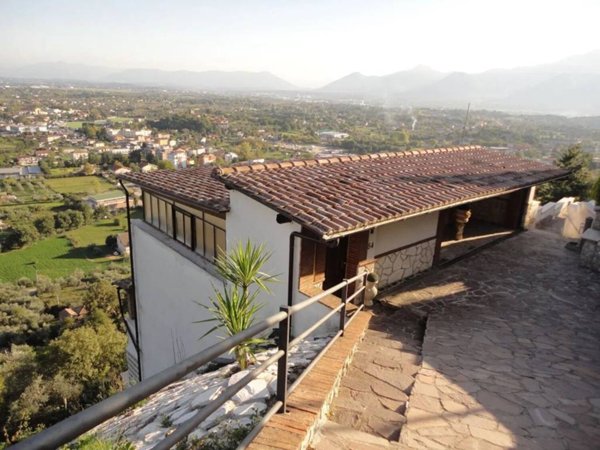 casa indipendente in vendita a Ferentino