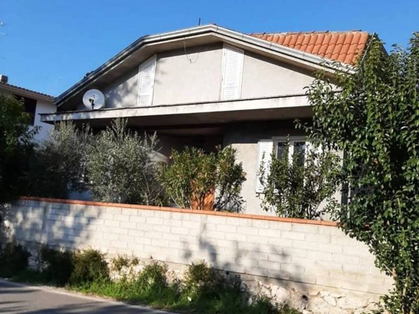 casa indipendente in vendita a Ferentino