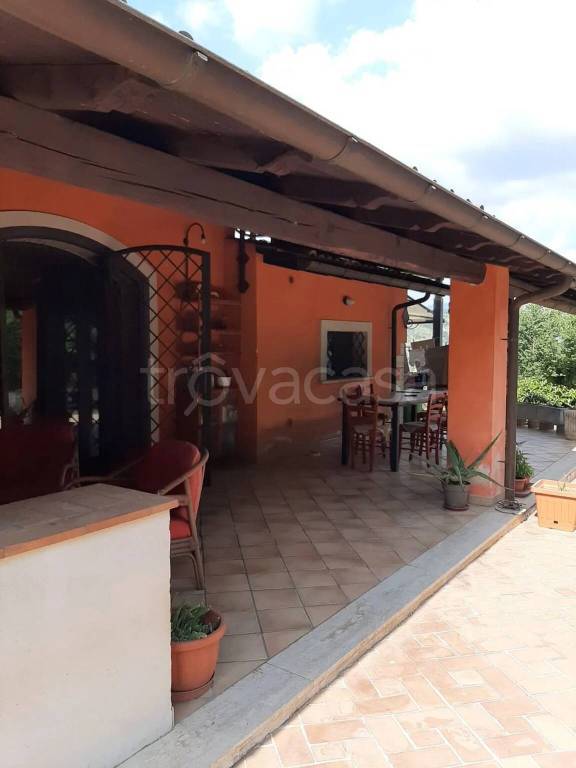 casa indipendente in vendita a Ferentino