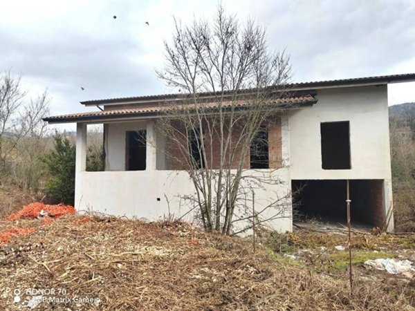 casa indipendente in vendita a Ferentino