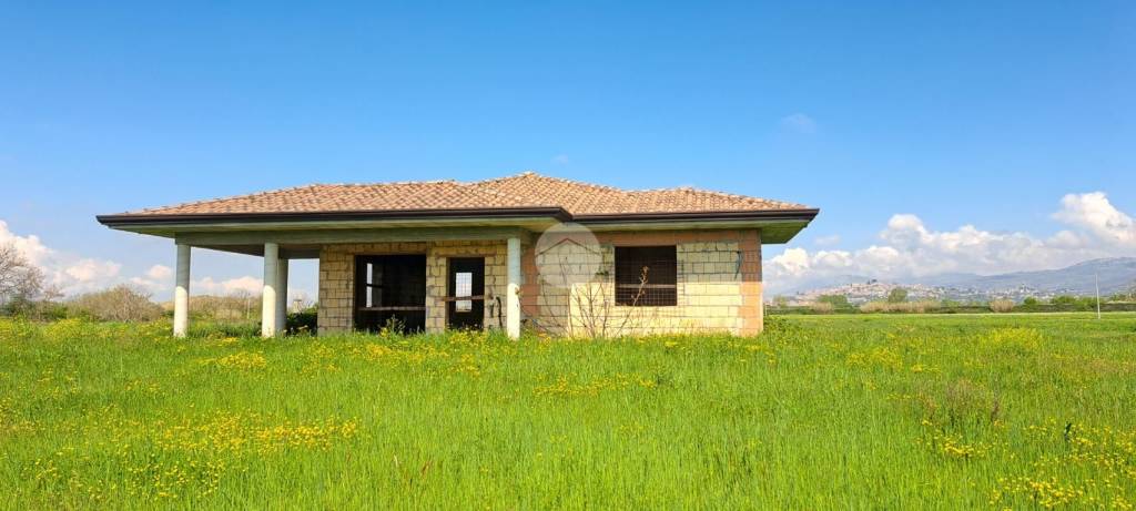 casa indipendente in vendita a Ferentino