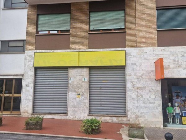 negozio in vendita a Ferentino