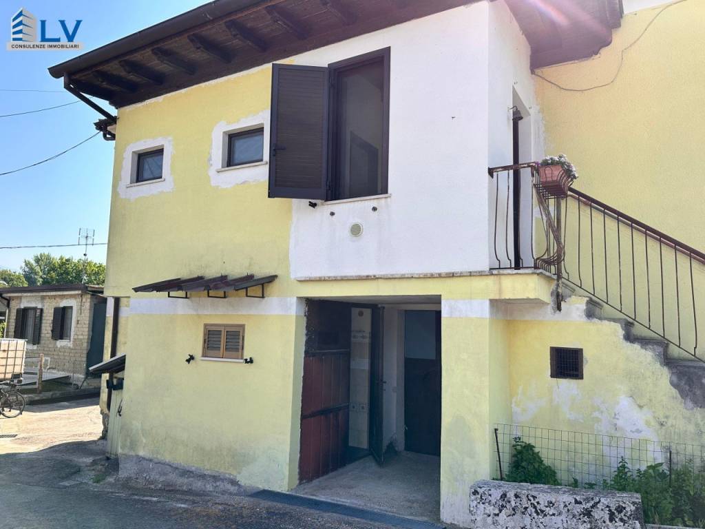 casa indipendente in vendita a Ferentino