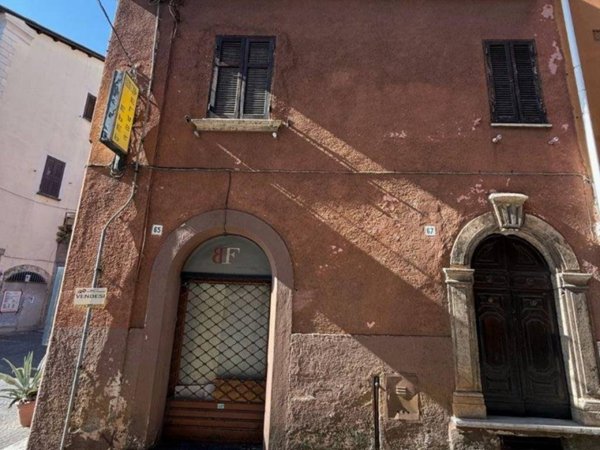 casa indipendente in vendita a Ferentino