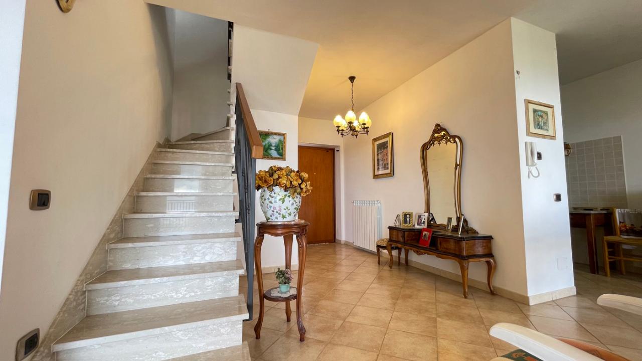 casa indipendente in vendita a Ferentino in zona Porciano