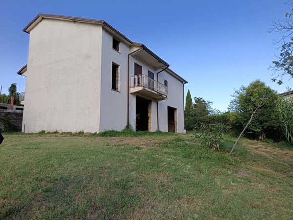 casa indipendente in vendita a Ferentino
