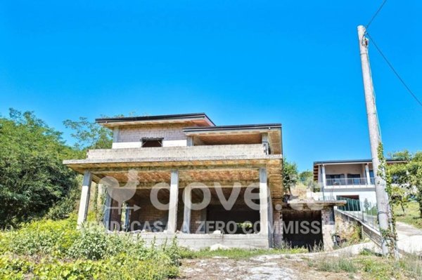 casa indipendente in vendita a Ferentino