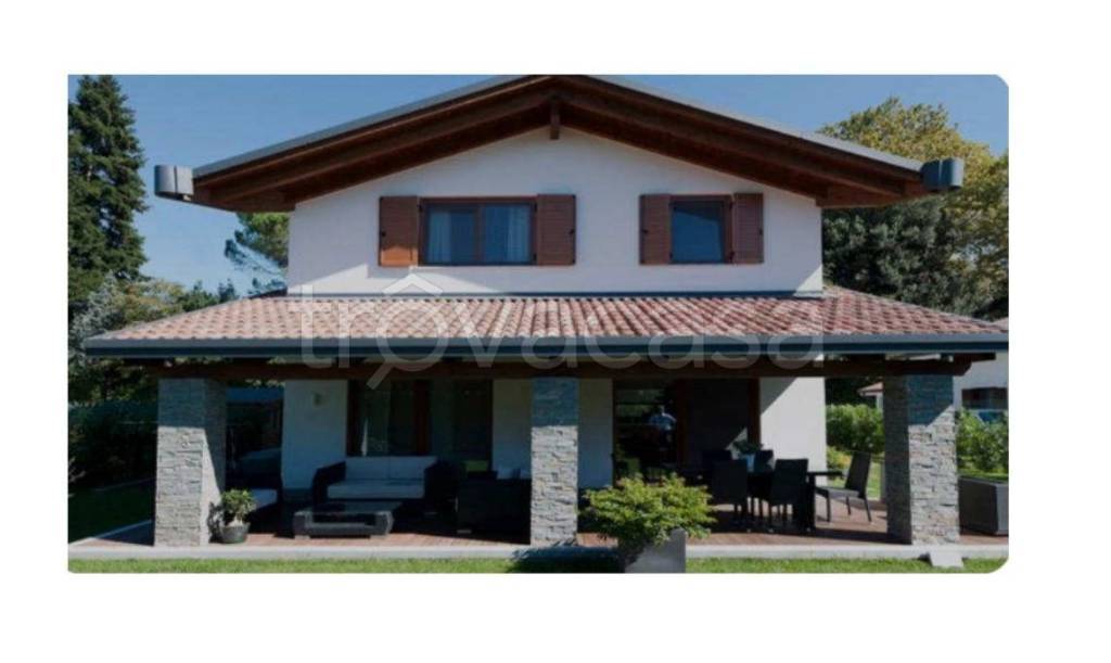 casa indipendente in vendita a Ferentino