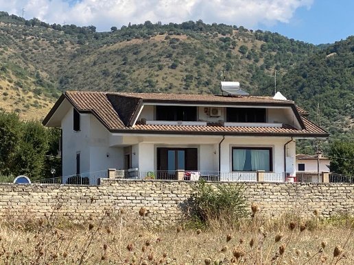 casa indipendente in vendita a Ferentino