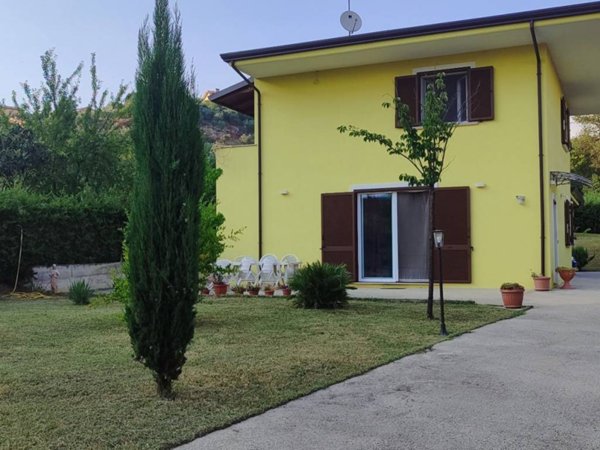 casa indipendente in vendita a Ferentino