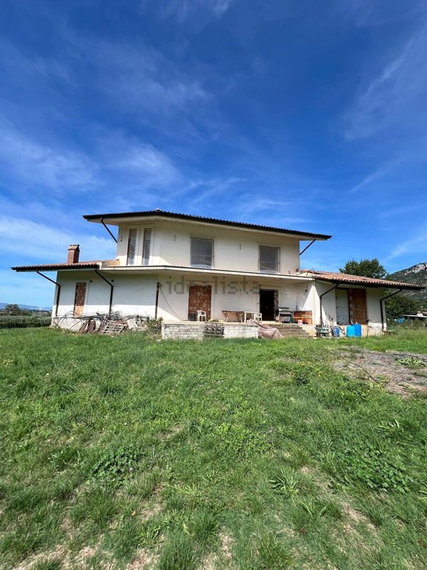 casa indipendente in vendita a Ferentino