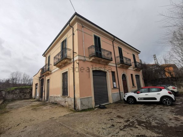 casa indipendente in vendita a Ferentino