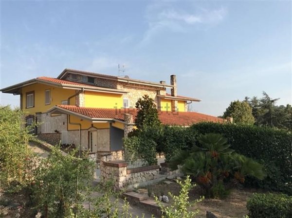 casa indipendente in vendita a Ferentino