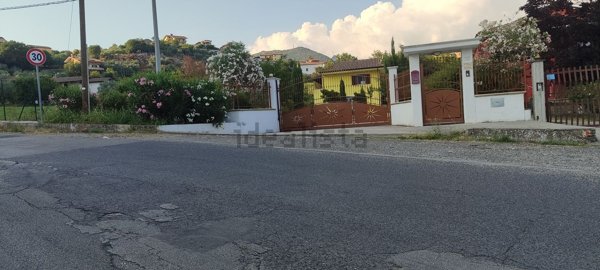 casa indipendente in vendita a Ferentino