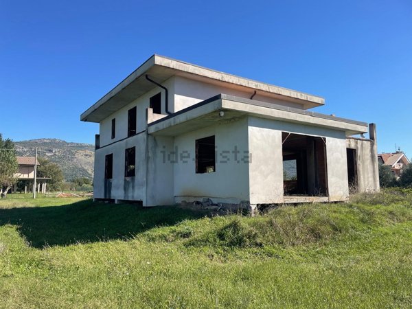 casa indipendente in vendita a Ferentino