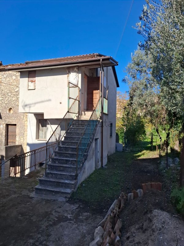 casa indipendente in vendita a Ferentino