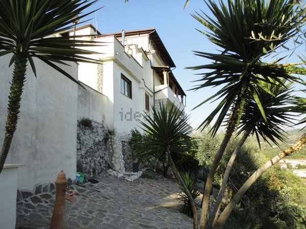 casa indipendente in vendita a Ferentino