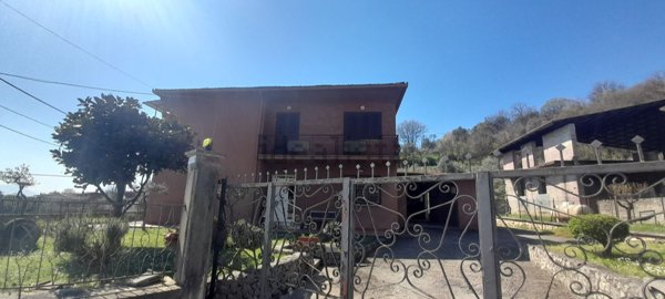 casa indipendente in vendita a Ferentino