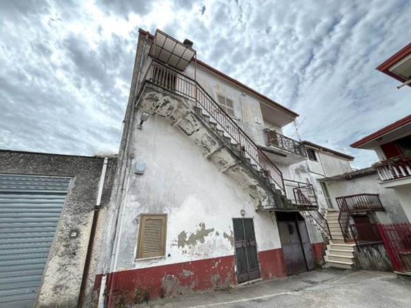 casa indipendente in vendita a Ferentino