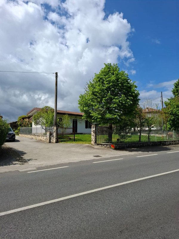 casa indipendente in vendita a Ferentino