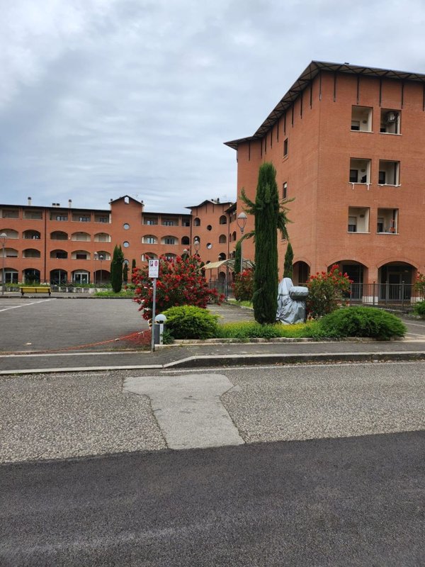 locale commerciale in vendita a Ferentino