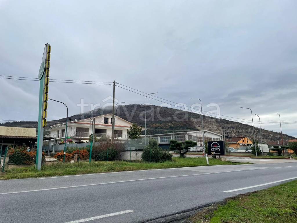 negozio in vendita a Ferentino