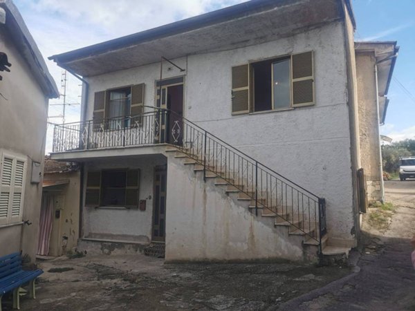 casa indipendente in vendita a Ferentino