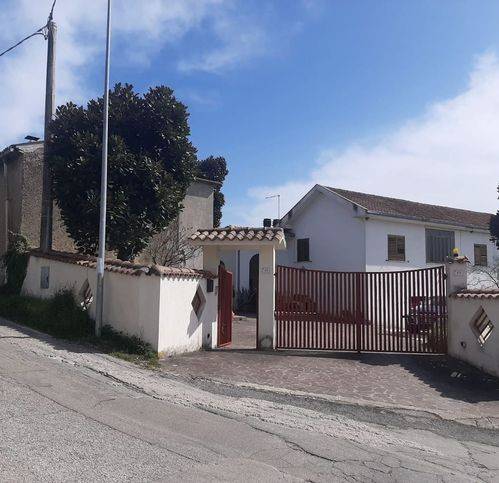 casa indipendente in vendita a Ferentino